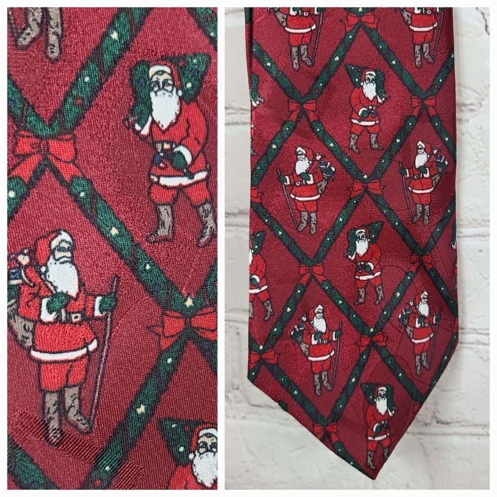 Men's St Nick Christmas Neck Tie Santa Wreath Holiday Red Embossed Necktie